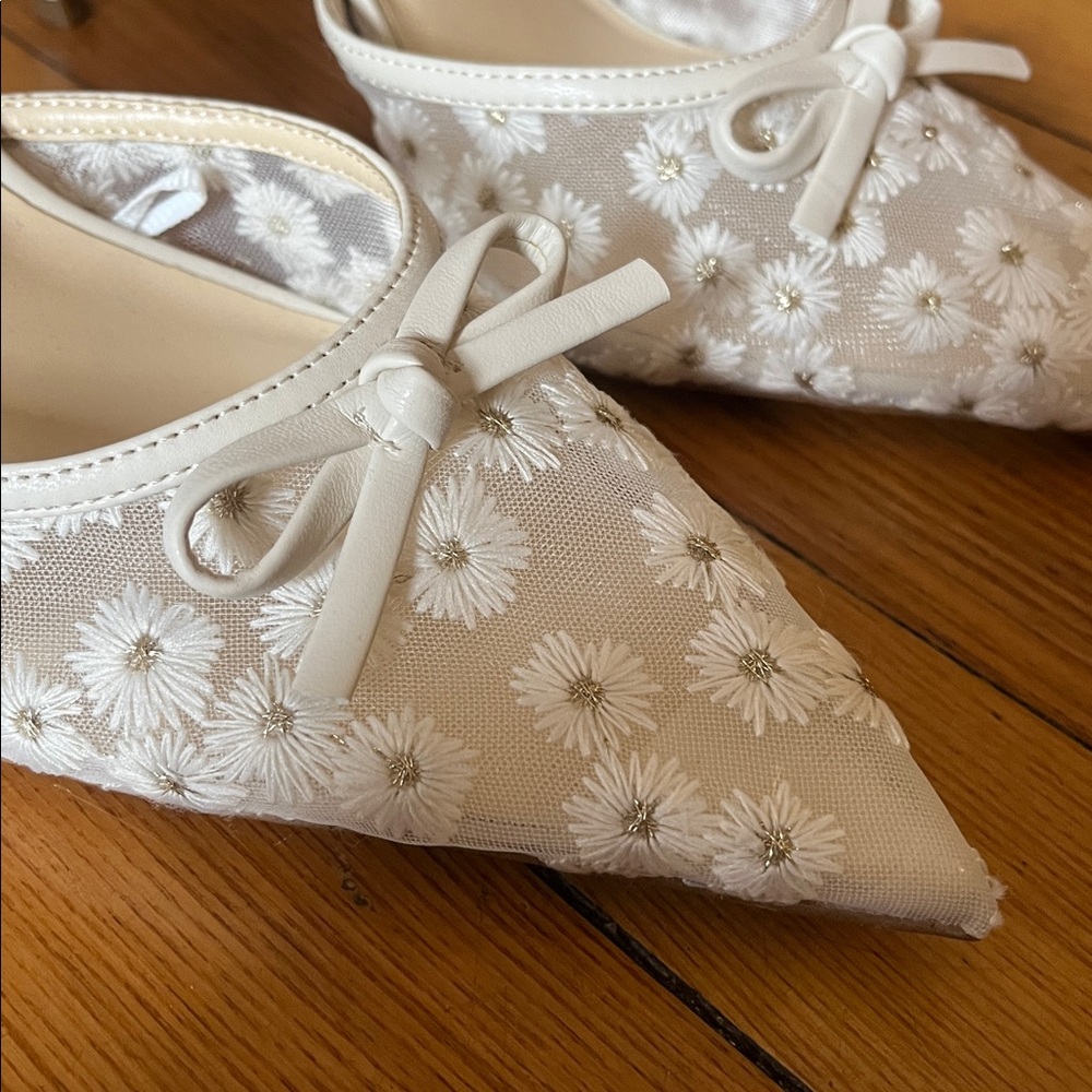 Jessica Simpson Cream Floral Heels - Picture 2 of 5